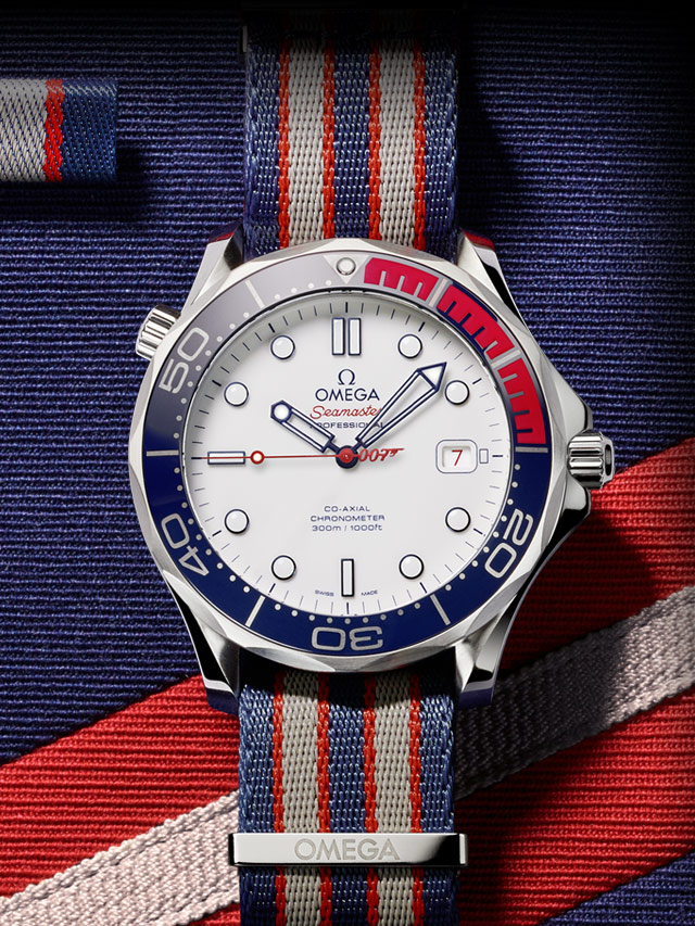 The special copy Omega Seamaster Diver 300M 212.32.41.20.04.001 watches have white dials and red-blue-grey straps.