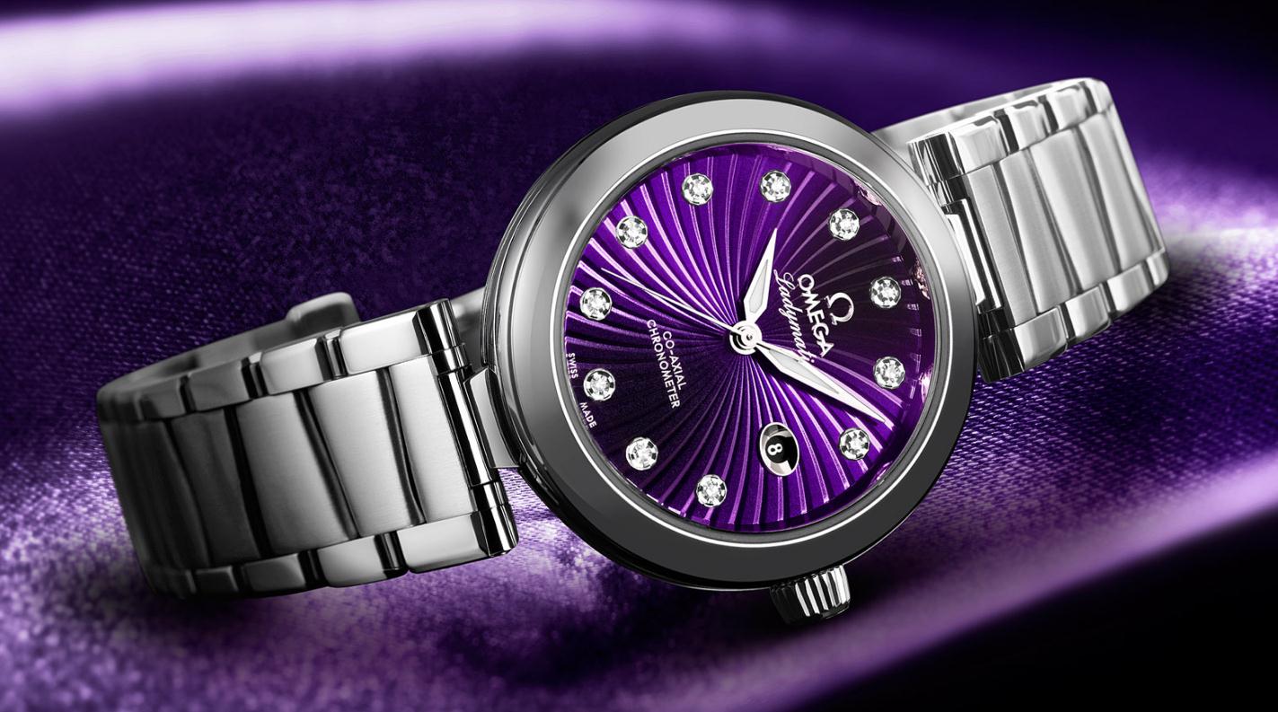 The attractive fake Omega De Ville 425.30.34.20.60.001 watches are designed for ladies.
