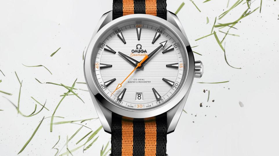 The 41 mm replica Omega Seamaster Aqua Terra 150M 220.12.41.21.02.003 watches have silvery dials.