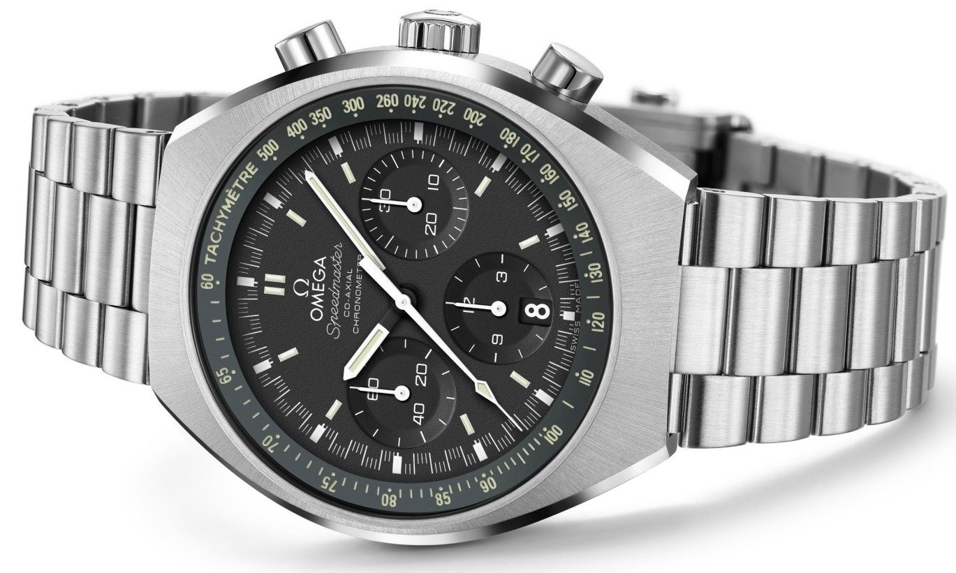 The sturdy fake Omega Speedmaster Mark II 327.10.43.50.01.001 watches are made from stainless steel.