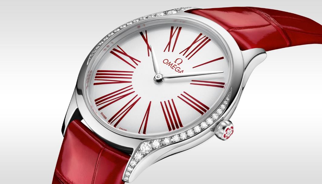 The white dials fake watches have red leather straps.