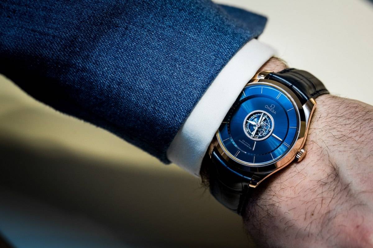 The blue dials replica watches have tourbillons.
