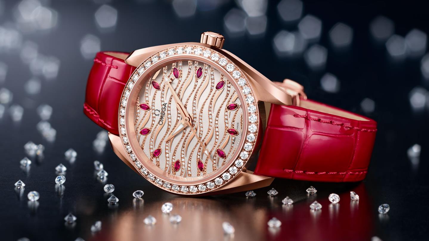 The female fake watches are decorated with diamonds.